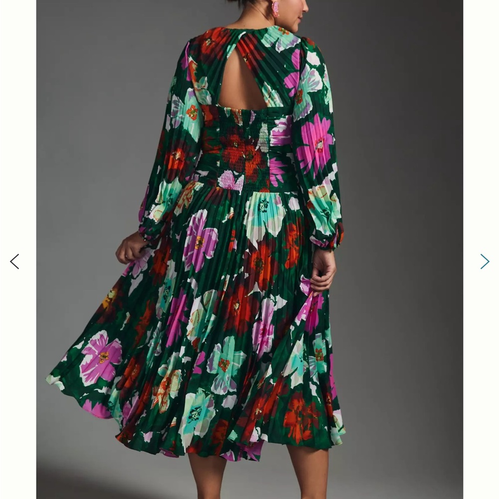 Anthropologie Pleated V-Neck Dress NWT size 6 - Picture 6 of 12